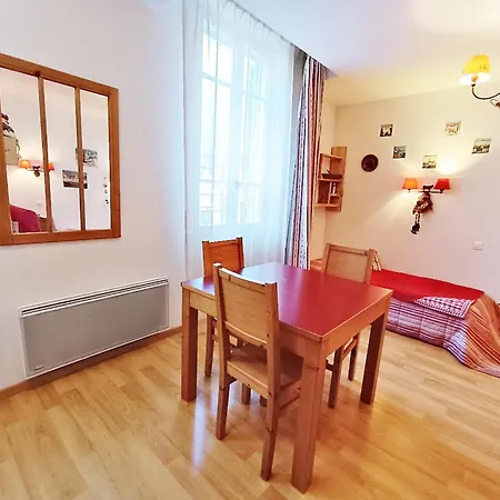 Le Bouquetin, Studio, Centre Luchon, Wifi, Casier A Skis, Ascenseur, 3 Personnes アパート *