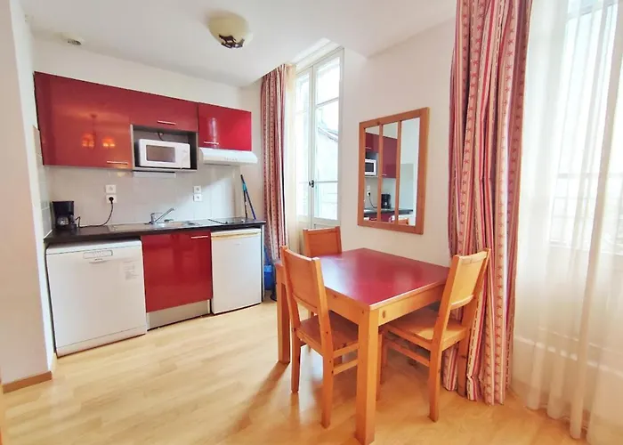 Lejlighed Le Bouquetin, Studio, Centre Luchon, Wifi, Casier A Skis, Ascenseur, 3 Personnes Bagnères-de-Luchon